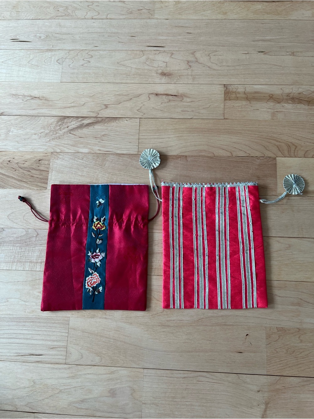 A pair of pouches
